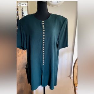 SOLD Beautiful women’s top size 18 wide worn once